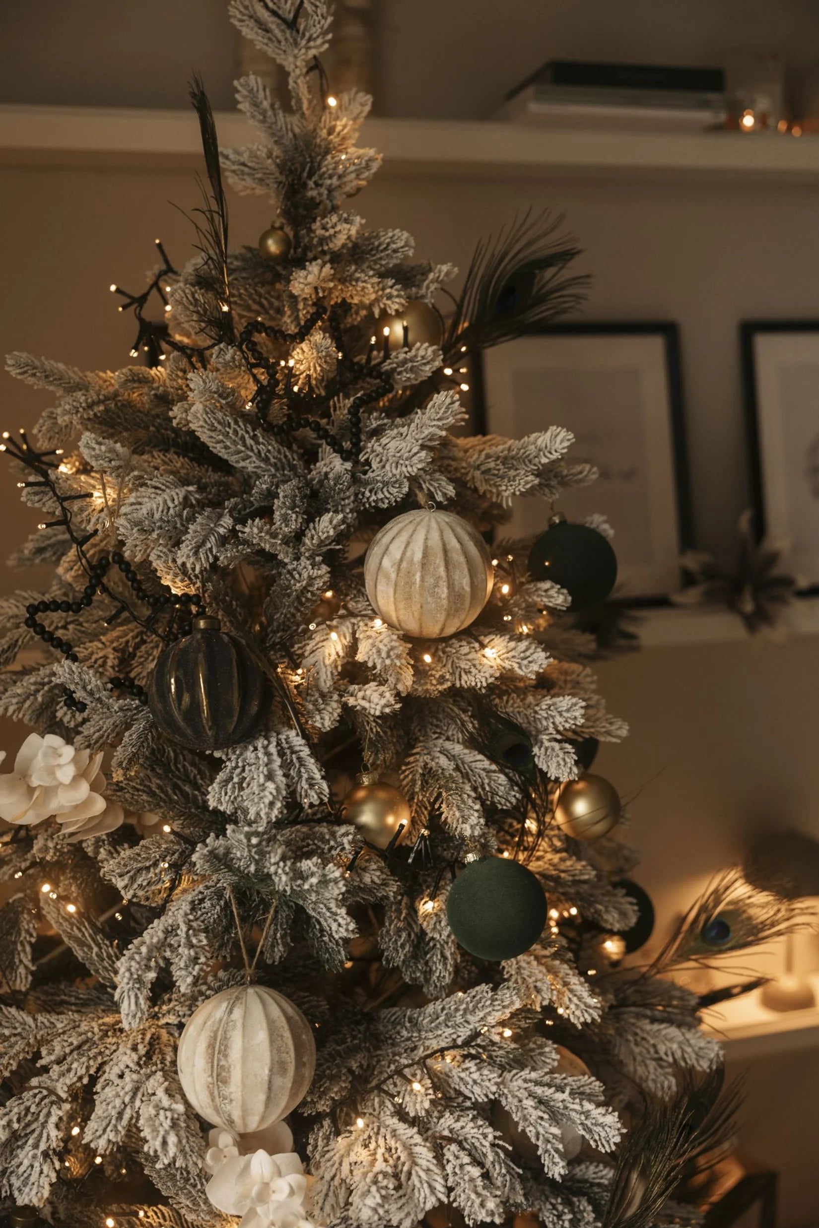 Árbol de Navidad artificial - Aurelia | 180 cm, con nieve