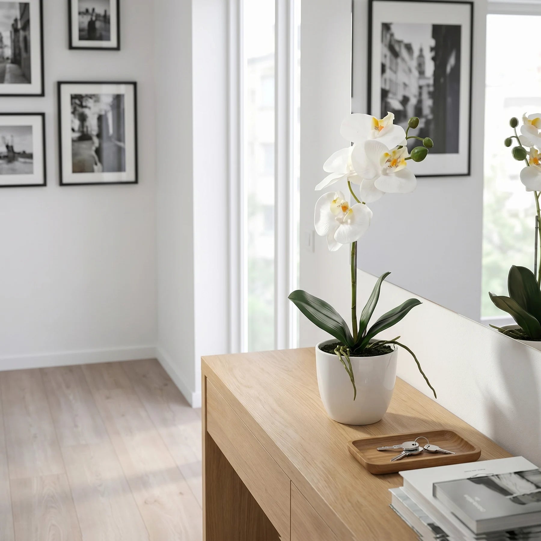 Künstliche Orchidee - Han, 35 cm, Kunstblume von aplanta, inkl. Dekotopf, Real Touch, in Weiß, für drinnen