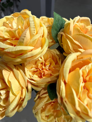 Ramo de rosas con 10 cabezas - Thalia | 45 cm