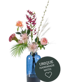 Künstlicher XL Blumenstrauß - Thea auf transparentem Hintergrund mit echt wirkenden Kunstblättern. Diese Kunstpflanze gehört zur Gattung/Familie der 